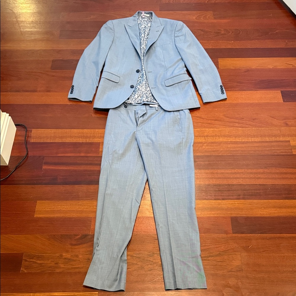 Royal blue boys suit “29W” “30L” “36R”